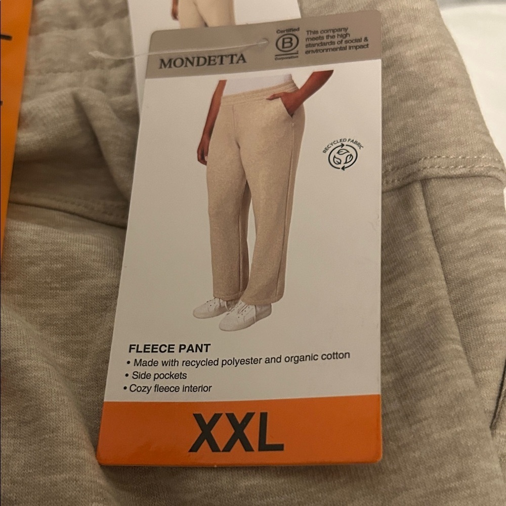 Women’s Nwt fleece lined Beige Joggers.  
size XXL